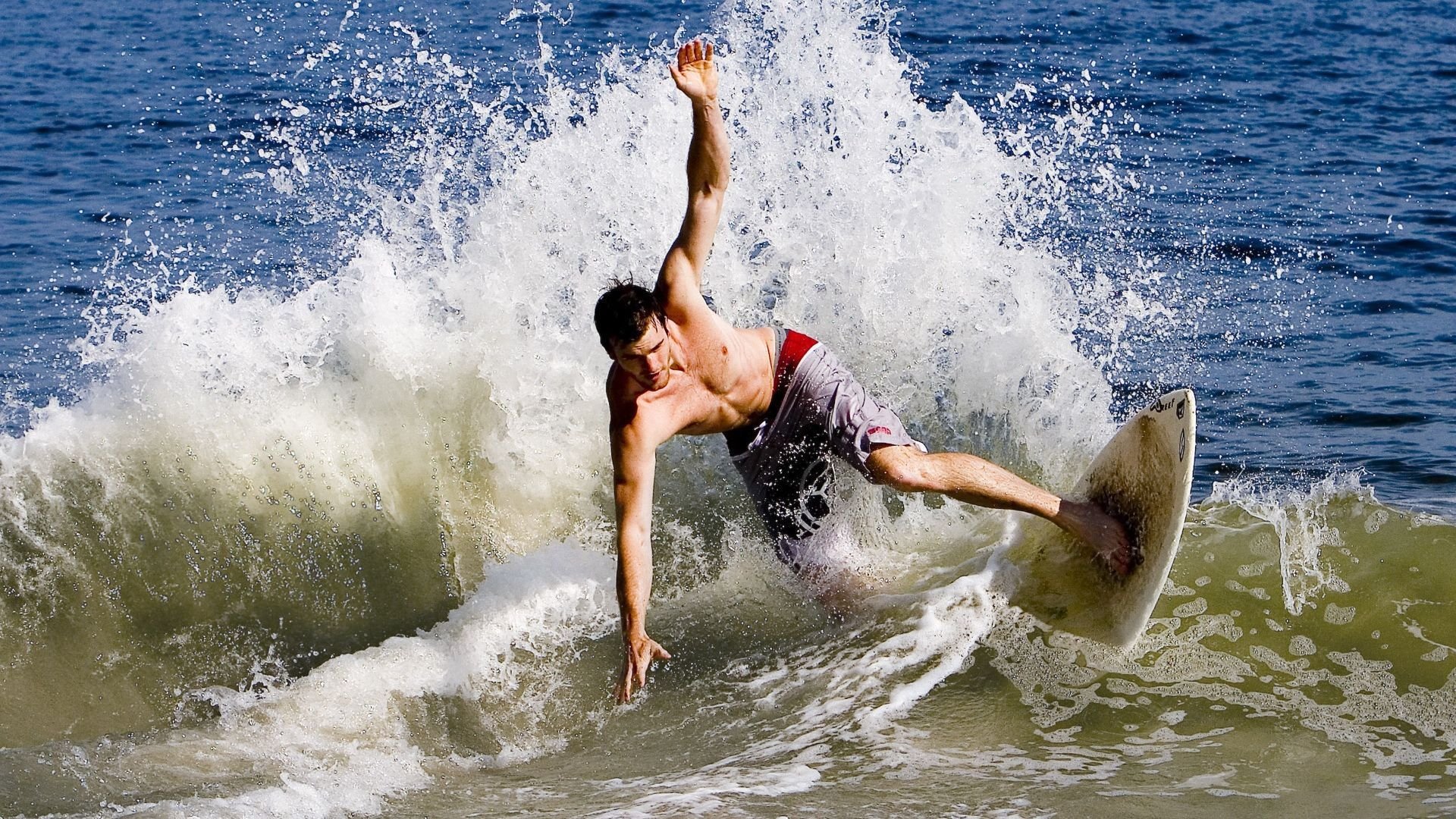 女性电竞新星崛起,打破偏见引领多样性发展,女性电竞第一人