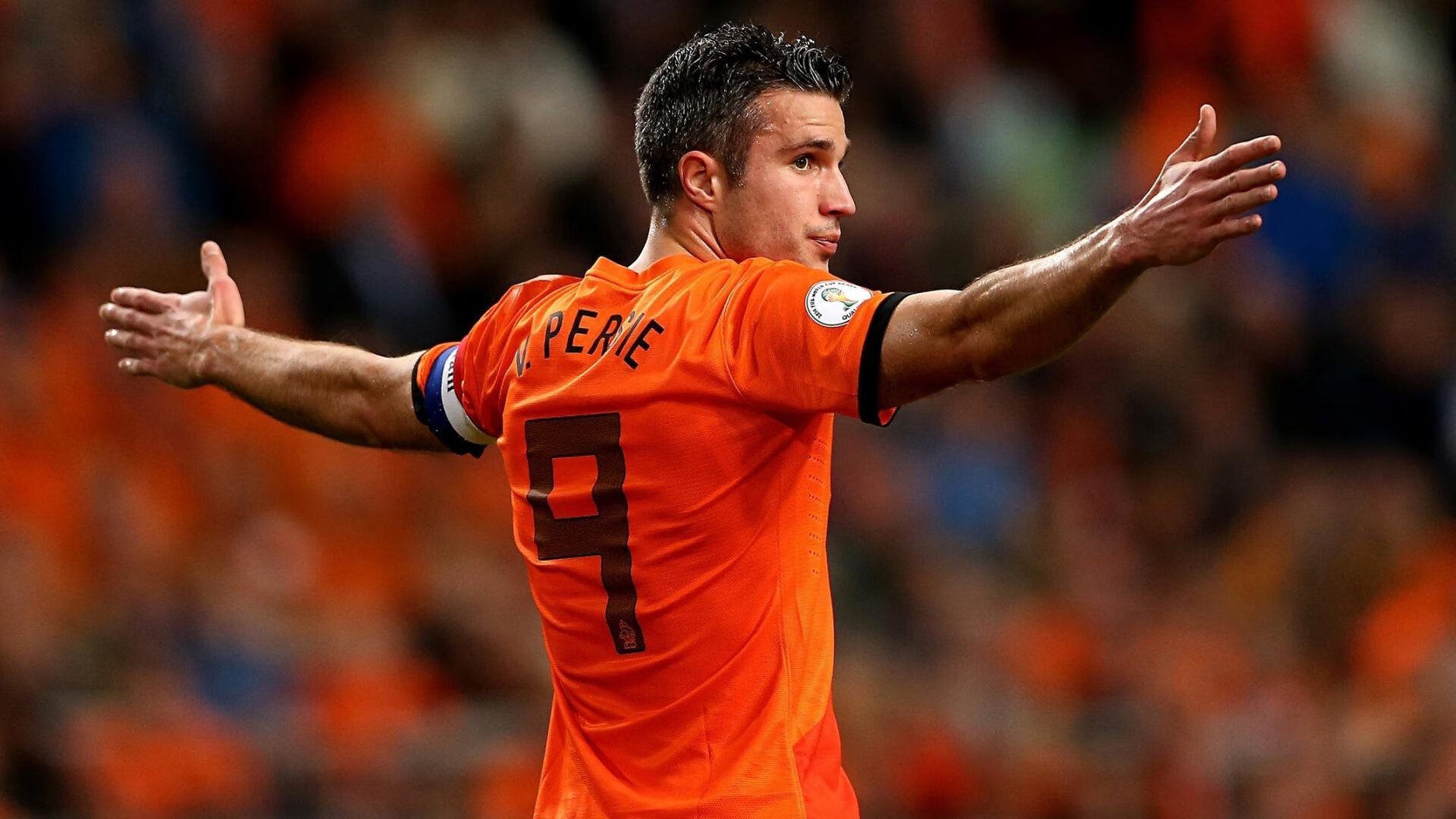 蓝军客场负于曼城，争四形势严峻，蓝军足球